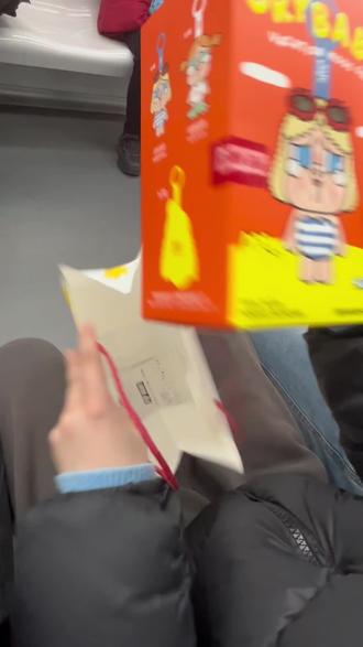 哭娃的每处“不完美”,都是在说“你可以不”。
从未爱上过泡泡玛特的任何ip
但看到cry baby一眼爱上
或许是那句“每个人都有哭的勇气”理念产生的共鸣#crybaby #哭娃 #泡泡玛特