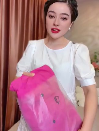 给女儿买的时潮冲锋衣外套到货了,这个秋天你不给女儿穿来看看,你都不知道能有多好看#女童外套 #外套分享 #儿童冲锋衣外套 #生女儿就是用来打扮的 #高品质童装