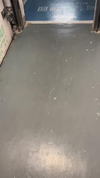 #地下停车场 云锦园地16号楼到5号楼地下车库这一段路有捡到手机的朋友麻烦给我们送到保安室谢谢 小孩昨晚装着掉了也没讲也不知道是昨晚被捡走还是今天