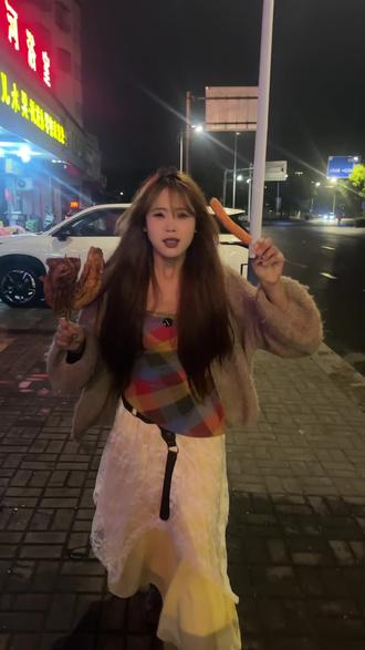 1块钱一根淀粉肠!!越吃越香,吃了还想吃!