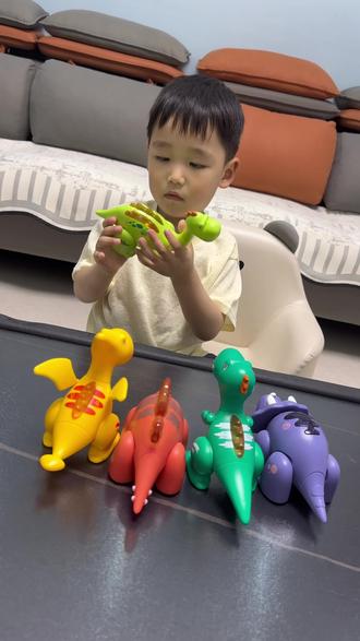 挖到宝了!磁力拼接恐龙,锻炼动手力,孩子宅家再也不闹人✨#玩具 #侏罗纪恐龙玩具 #玩具视频 #恐龙 #让孩子安静玩一天的玩具