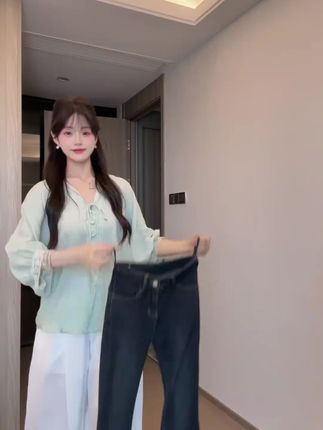 v腰牛仔裤深色低腰2025夏新款辣妹修身显瘦提臀显腿长丰胯微喇裤#穿搭 #穿搭技巧 #每日穿搭 #显瘦穿搭 #高级感穿搭