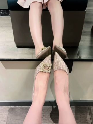 好不好看你们说的算~ #高跟鞋穿搭 #穿出高级感 #优雅气质