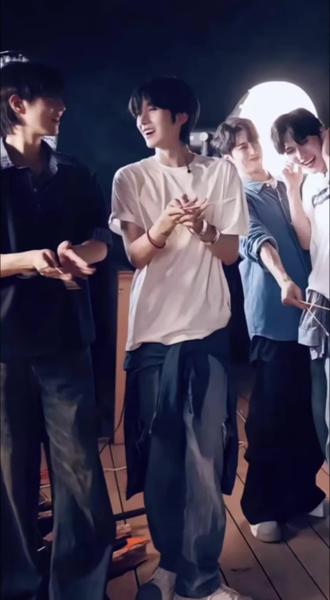 Hello大家好,我们是desire4!#安利#desire4 音频yc@窝系霸总³