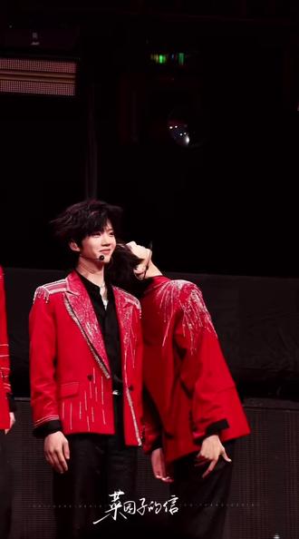 你俩官宣了挺嘚瑟啊
#桂瑞 #挂揣