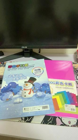 幼儿园疯狂发型日 不知道该给他弄一个什么发型,用彩纸手搓一个尼克狐尼克吧,第一次做,头围给孩子整小了😂#小朋友的cosplay日常 #手工折纸 #尼克狐尼克 #人类幼崽成长计划
