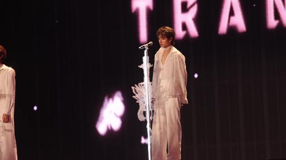 存一个档📽️🎞️ 新音里最让我想哭的歌🥲🥲(原谅镜头很晃,是因为我手举着录完全程的)#朱志鑫 #22X #新音 #时代峰峻 #top