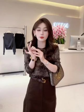 #被秋日氛围感穿搭拿捏了#早秋高智感职场穿搭#素颜穿搭如何摆脱土气感#早秋不费力显贵穿搭#高级感穿搭