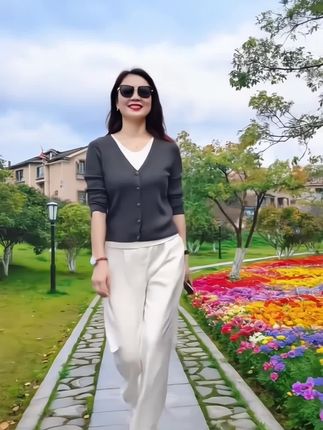 #穿出自信穿出美丽 #减龄显瘦穿搭 #谁穿谁好看′ #气质穿搭 #时尚好看