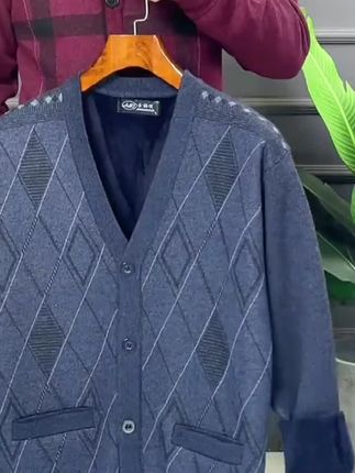 冬季中老年毛衣外套宽松保暖,29.9元,
