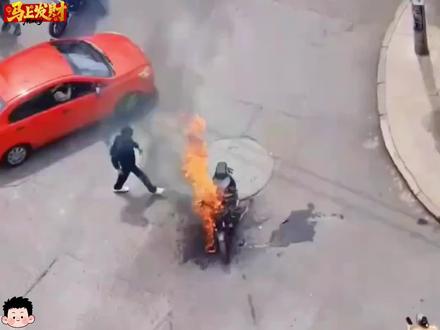 2 6年最有诚意的道歉,西田有志发球失误,球击中了工作人员……他立即滑下身子跪下道歉神级的爆发力和谦逊!这道歉速度比发球还快,被球击中的小姐姐心情一下子都好起来了。#西田有志 #SV联赛全明星赛 #日本体育精神 #正能量