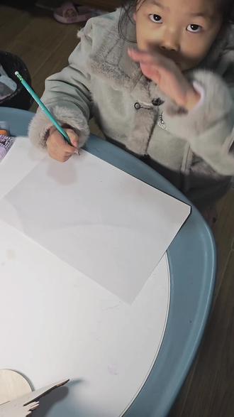 大海与美人鱼#小画家 #日常分享 #幼儿园 #上热门 #画画其实很简单