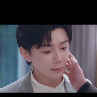 游主任实在太美了,忍不住二刷😆
#吴岸 #樊霄游书郎