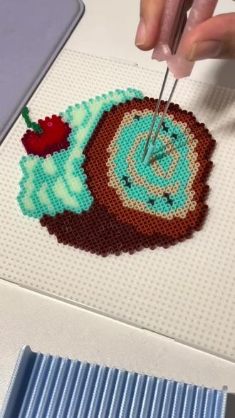 沉浸式拼豆——瑞士卷
#拼豆 #拼豆教程 #拼豆日常 #瑞士卷 #沉浸式