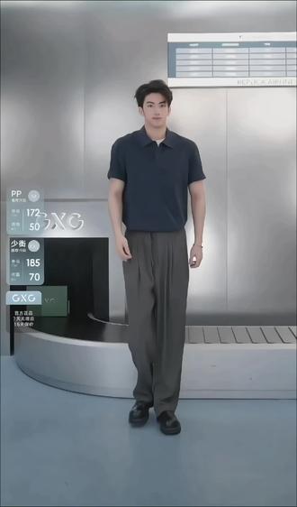 这件假两件polo衫真的太绝了!经典立挺的polo领口,加上独特的假两件设计,简约又高级,时尚感爆棚。不管是日常穿搭还是通勤出行,都能轻松驾驭,喜欢的赶紧入手!#一击即中的夏日穿搭风格分享 #polo衫 #短袖推荐 #gxg #夏日不费力穿搭fitcheck