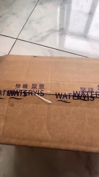 泉意第一单拿到 昨天才在直播间下单今天就到了一单,神速啊,还是普通快递都这么快🤓期待接下来的10几个快递哈哈,后续统一出个使用感受合集#泉意