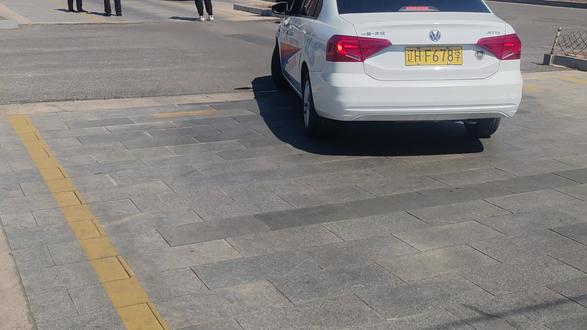 练车第一天,27号练车31号考试。
#科目二 #学车 #科目二考试