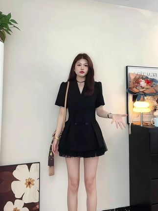 夏季短袖轻薄透气凉快时尚气质收腰显瘦法式网纱百褶短裙子#套装 #气质这一块拿捏死死的 #夏季穿搭 #每日穿搭推荐 #西装套装