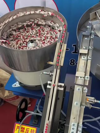 最后一波库存迷你一体钉能用上的大哥抓紧时间抢几单,这波库存卖完随时价格上调,之前买过的大哥看到视频速抢#吊顶神器 #炮钉#好物推荐 #便宜好物