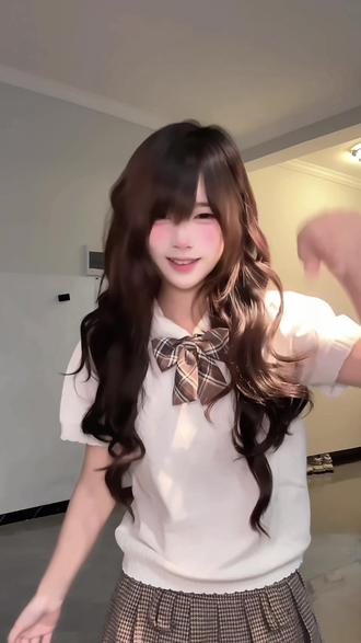 千问 帮我生成365天假期#丸纸摇#手势舞