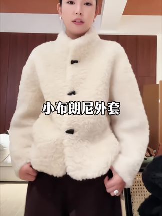 木岸MUAN:《小布朗尼外套》定制100羊毛牛角扣800克外套#外套 #保暖又好看 #秋冬穿搭 #今天穿什么 #冬季必备