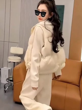 2025秋季新款时尚显瘦气质网红高档套装女百搭宽松大码加绒三件套#爆款热卖中