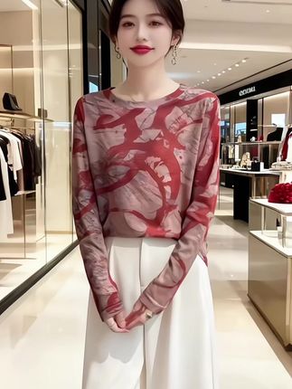 每一款都有他的独特之美,水墨扎染时尚好看!#高级感穿搭 #优雅知性 #气质女人 #洋气小衫 #女神穿搭