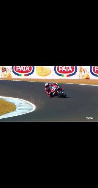 直线生吃雅马哈R9,杜卡迪只能望其项背,三缸机的巅峰