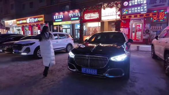 恋雪纪2中57分20秒出现的这一幕却让人唏嘘但当京P88888出现的那一刻这就是现实现实是最残酷的也是最令人清醒的#恋雪纪#恋雪纪2