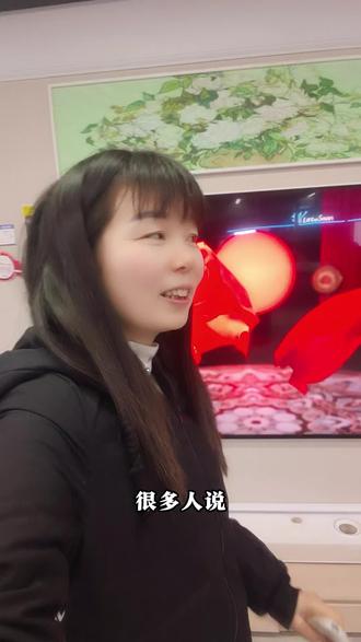 还在纠结电视参数?创维Q7H新品电视一步到位!4K超清画质搭配杜比音效,追剧观影超畅快。智能语音控制超便捷,动动嘴就能换台。还有护眼模式全天守护,老人小孩放心看!#Q7H #画境屏 #新品壁纸电视Q7H