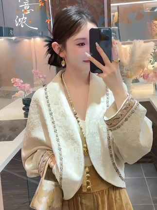 #新中式穿搭 #国风套装 #显瘦穿搭 #秋冬穿搭 #谁穿谁好看不分年龄段