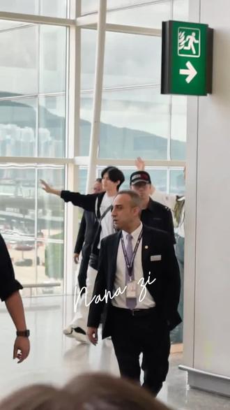 云熠机场✨2026.5.25🛫香港机场路透 cr.🍠Nana Zi
起降平安
#云熠星河 #云旗郝熠然