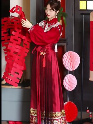 #新中式敬酒服 #马面裙套装 #我们结婚啦 #订婚礼服 #备婚日常