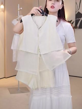 女童夏季网纱拼接无袖背心套装短裤洋气时髦中大童夏装休闲两件套#两件套 #网纱 #背心 #套装 #时髦
