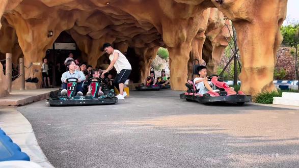 喊上家人冲伏羲山扶来洲!9.9 元过新年,山水间的快乐,性价比直接拉满!#不开心就会去的地方 #小城寻乐记#街口探店达人#心动种草团#放松解压好去处