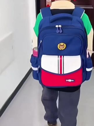 #英伦 #开学必备 #学生书包 #减负书包 #护脊书包选轻的