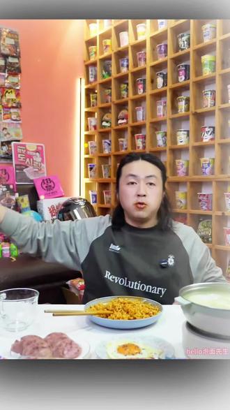 泡面先生一语道破:辣椒精不是“精”,而是辣椒的“魂”#泡面先生#哇塞火鸡面#酱里麻火鸡面