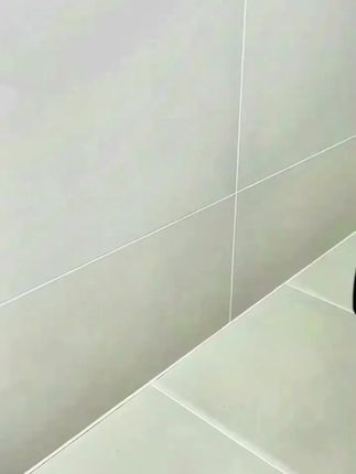 免打孔吸盘脸盆架,伸缩的设计可以同时收纳多个不同大小的脸盆,用完还可以收回去,不但节省空间,而且打扫卫生也方便#免打孔脸盆架 #卫生间好物