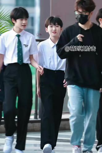 左奇函入坑指南,欢迎入坑#左奇函 #左奇函四代第一rap担 #左奇函入坑指南#会火 @抖音小助手