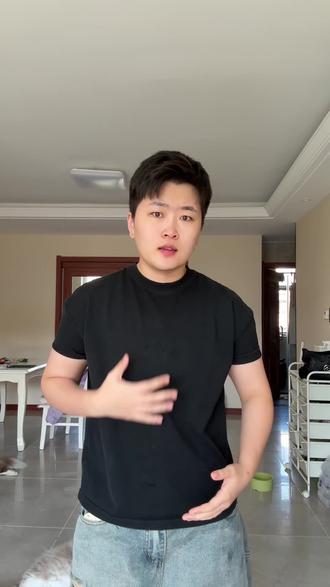 赶紧都穿上黑t#黑t #短发t #陈乐
