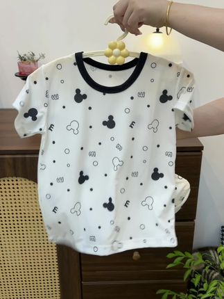 担心孩子夏天热得难以入睡吗?这款儿童睡衣冰丝套装,让宝宝在凉爽的夜晚也能安心入眠。#儿童睡衣 #儿童居家套装 #冰丝家居服 #儿童家居服女童 #冰丝睡衣