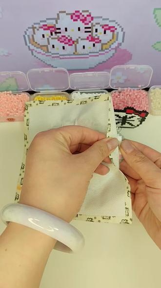 挑战100个HelloKitty拼豆❶-元宵节Kitty ㊗️宝宝们团团圆圆,日子甜甜,元宵节快乐哟!
感谢作者图纸 @Na猫猫大王(拼豆版
#真实生活分享计划 #挑战100个拼豆 #拼豆 #元宵节 #HelloKitty拼豆