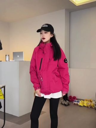 秋季休闲户外旅行登山防风连帽开衫外套冲锋夹克女情侣款上衣外套#登山防风外套 #登山外套冲锋衣 #面料柔软舒适 #超便宜超划算 #谁穿谁好看@DOU+小助手