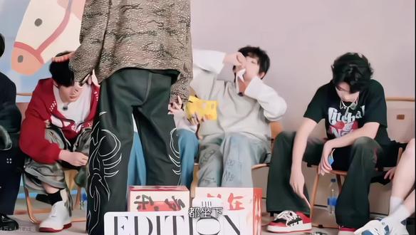 被怀疑的小小铭
#陈浚铭#杨博文#穆祉丞