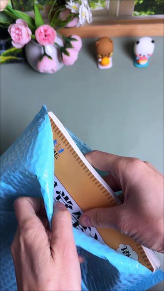 ¥9.8一本,三年级下册新版课堂笔记来了,寒假预习开学复习都能用,同步课本原文,每课的重点知识都有批注解析,还有视频讲解,内容太详细了,真是孩子学习的好帮手#小学语文#学霸秘籍 #开学必备 #预习课本