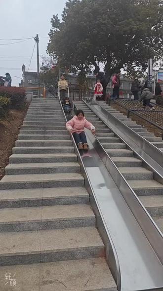 让朋友们听一下最近很火的玉芬呀玉芬完整版