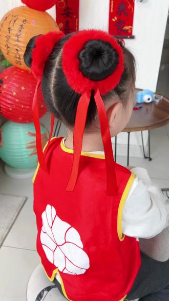 元旦表演就给女儿做她喜欢的哪吒造型吧#儿童编发#哪吒丸子头#头饰发饰#哪吒cos@DOU+好生意 @DOU+小助手