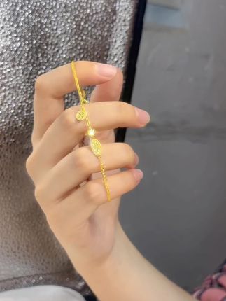 招财铜钱手链哇咔咔终于上货啦!🔥 #黄金首饰 #赛菲尔珠宝 #谁戴谁好看 #黄金手链