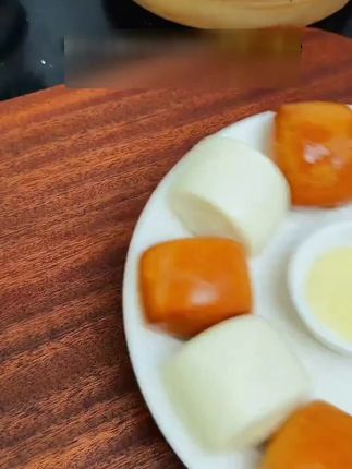 在家几分钟就能做出餐厅同款的黄金小馒头,加上自带的炼乳真的香迷糊了,又酥又脆,做的比甜品店都好吃。#大人小孩都爱吃 #炼乳小馒头 #奶香小馒头的做法 #早餐吃什么 #纯手工制作美食