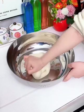 用来用去还是最喜欢用这个不锈钢盆,结实耐用,和面不沾盆,平时洗菜拌凉菜装汤都很合适#不锈钢盆 #不锈钢和面盆 #厨房好物 #实用好物 #自用好物分享